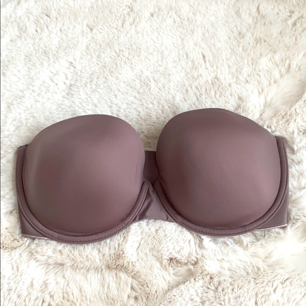 New Victoria’s Secret lined strapless bra in 32DD